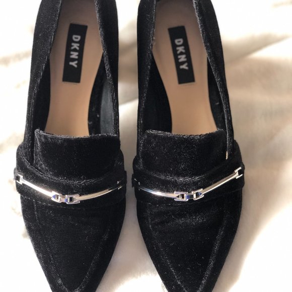 DKNY Black Velvet Pointy Toe Heels Size 7 - Picture 2 of 5